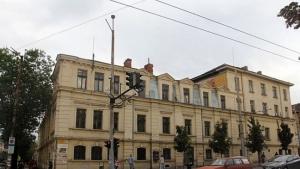 Царските конюшни