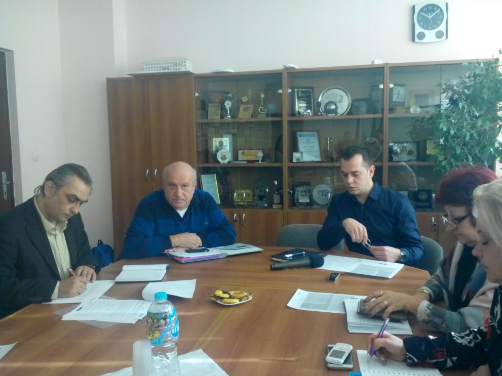 Заседанието на Обществения съвет за сътрудничество по интеграционни въпроси. Бившият кмет на Каварна Цонко Цонев /вляво/ е експерт в РОМАКТ.