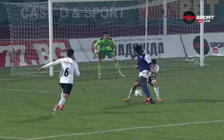 Бадара с опит да изпроси евтина дузпа