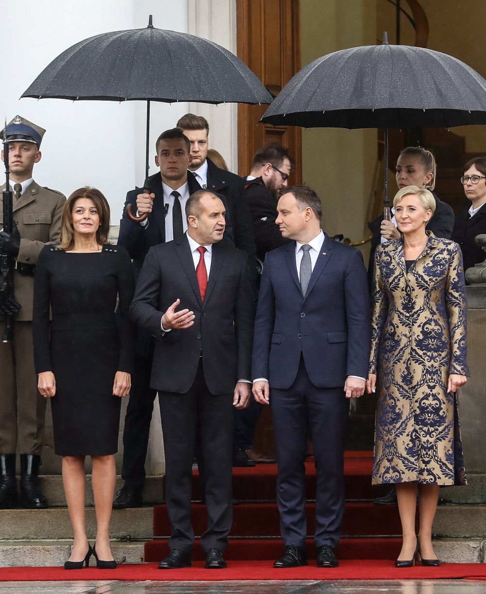 Президентът Румен Радев, съпругата му Десислава и държавният глава на Полша Анджей Дуда със съпругата му