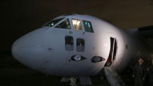 Екипаж от 16 а авиобаза Враждебна излетя с транспортен самолет