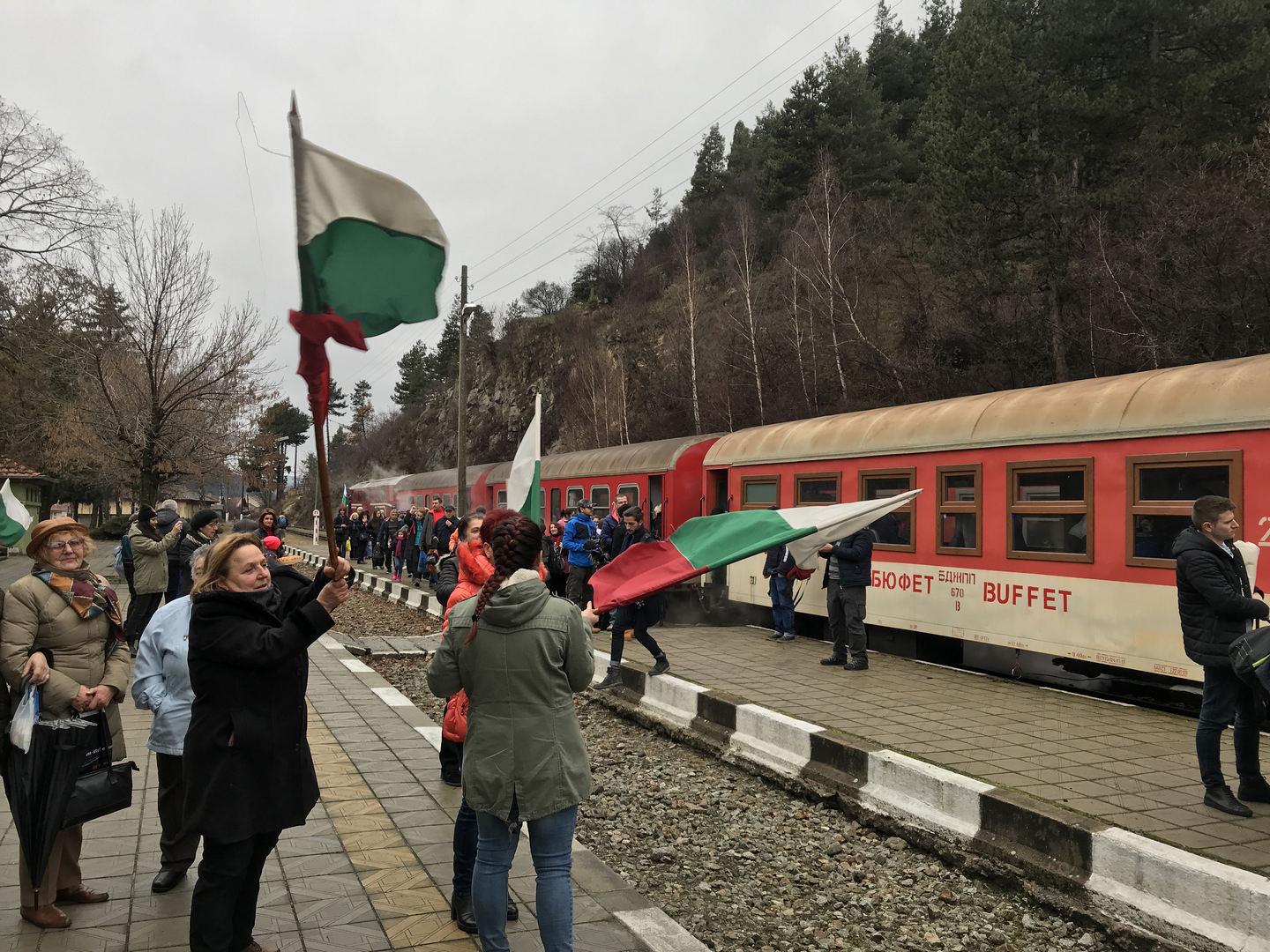 Родопската теснолинейка с бюфет-вагон