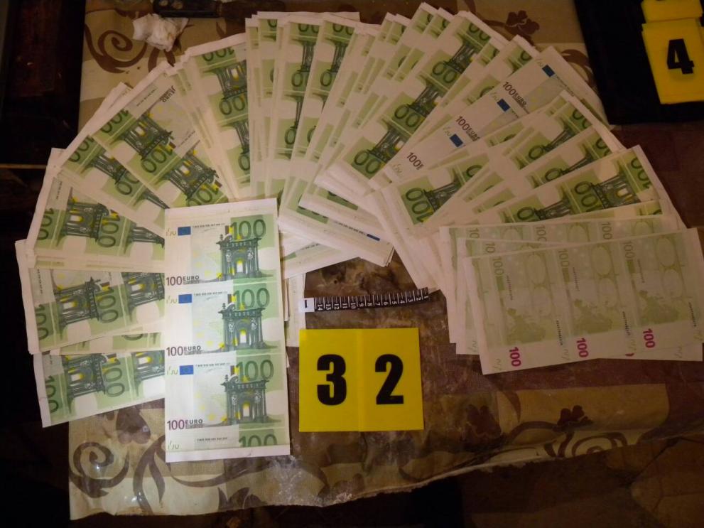 ГДБОП неутрализира организирана престъпана група за производство на пико и фалшиви банкноти,

операцията е  проведена под ръководството на Специализираната прокуратура