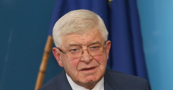 Здравният министър Кирил Ананиев е поискал оставката на председателя на