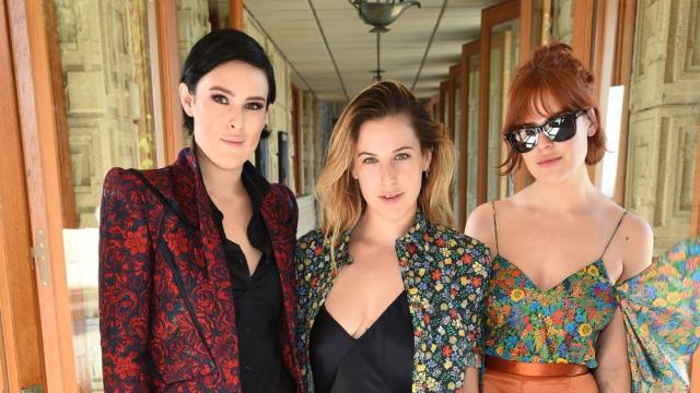 Дъщерите на Брус Уилис и Деми Мур с гола снимка в банята (СНИМКА)