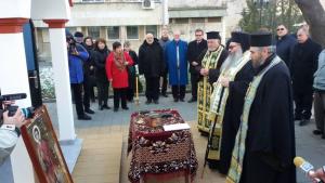 Осветиха параклиса край болницата в Шумен