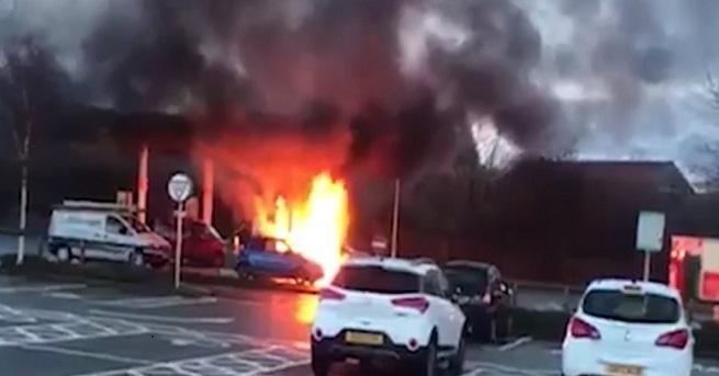 Преди месец два роден бензинджия стана световноизвестен след като загаси нагъл