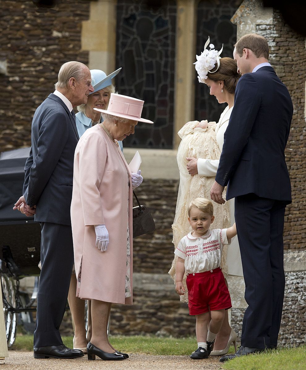 Уилям, Кейт, Джордж и Шарлот на кръщенето на малката принцеса през юли 2015 година
