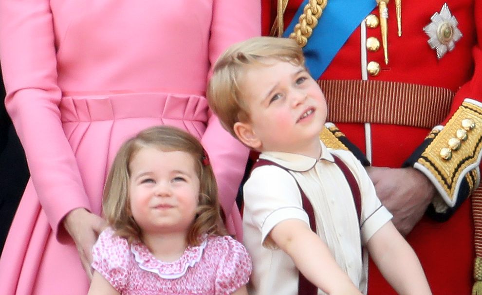  Принц Джордж и принцеса Шарлот са измежду най-големите любимци на феновете на английското кралско семейство 