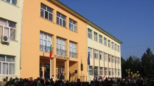 Ново училище в Аспарухово прокапа