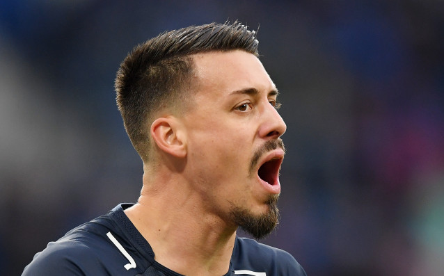 Байерн Мюнхен официално обяви първото си ново зимно попълнение Както