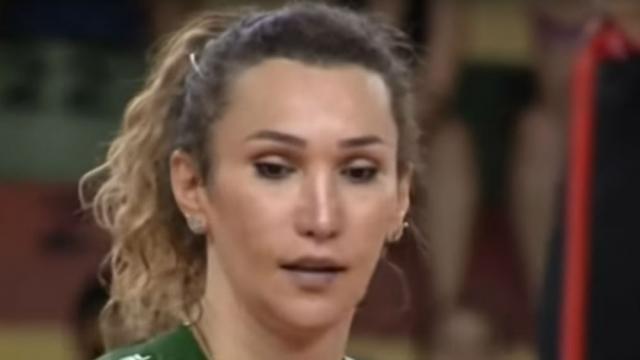 Транссексуален дебютира в женския волейбол на Бразилия (СНИМКИ)
