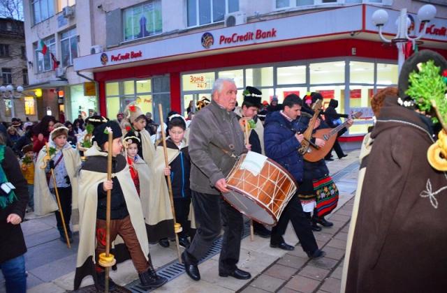 Шествието на коледарите.