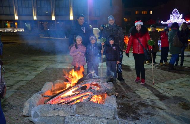 Около огъня.