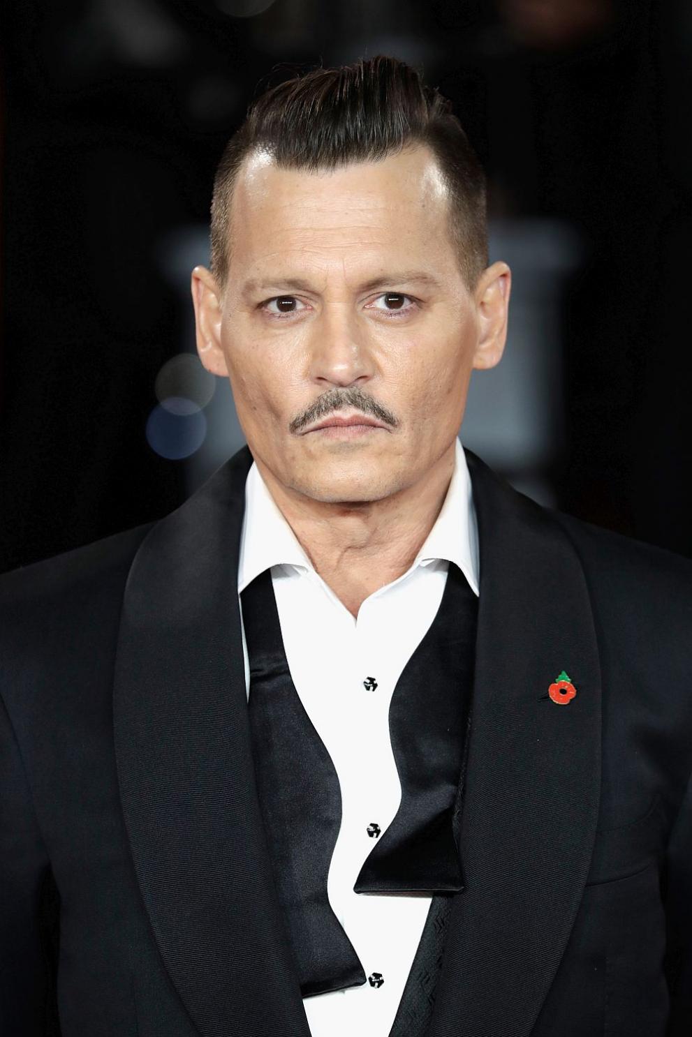  Пети в класацията е Джони Деп, а приходите от филми с негово присъединяване са 1.1 милиарда $ 