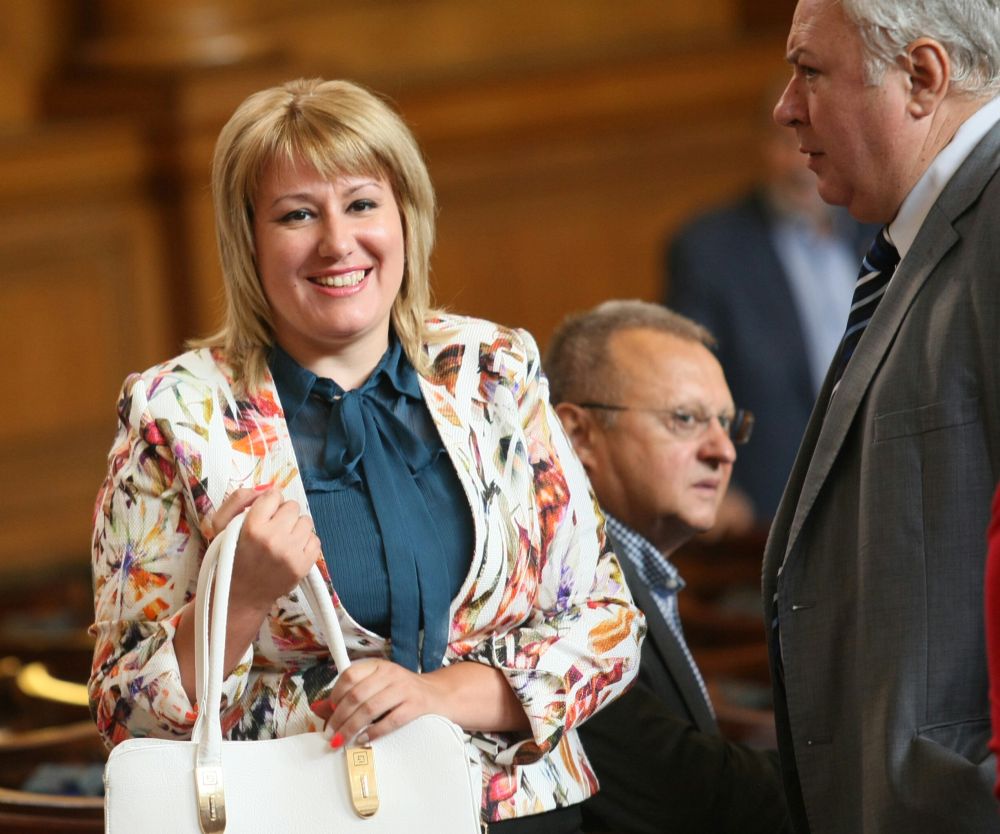 Бившата депутатка Ана Баракова се превърна в една от емблемите на партията на Бареков в предишния парламент, а нейният стил определено изпъкна.