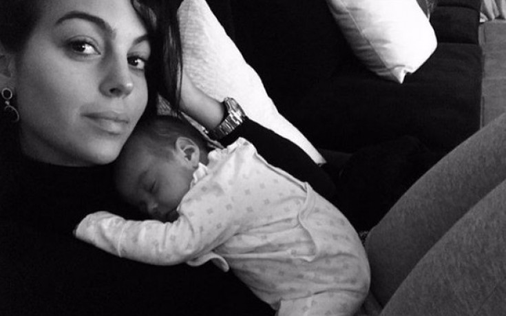 Малката Алана разчувства гаджето на Роналдо