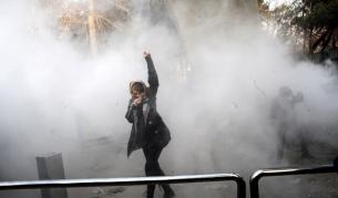 Смърт за война срещу Аллах грози протестиращите в Иран