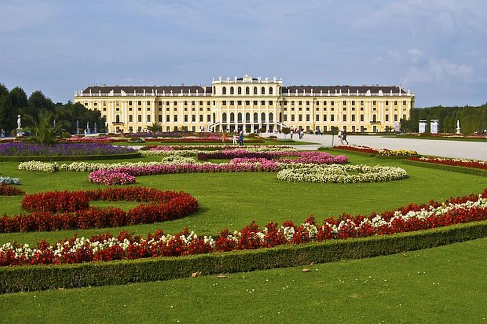 Дворецът Шьонбрун