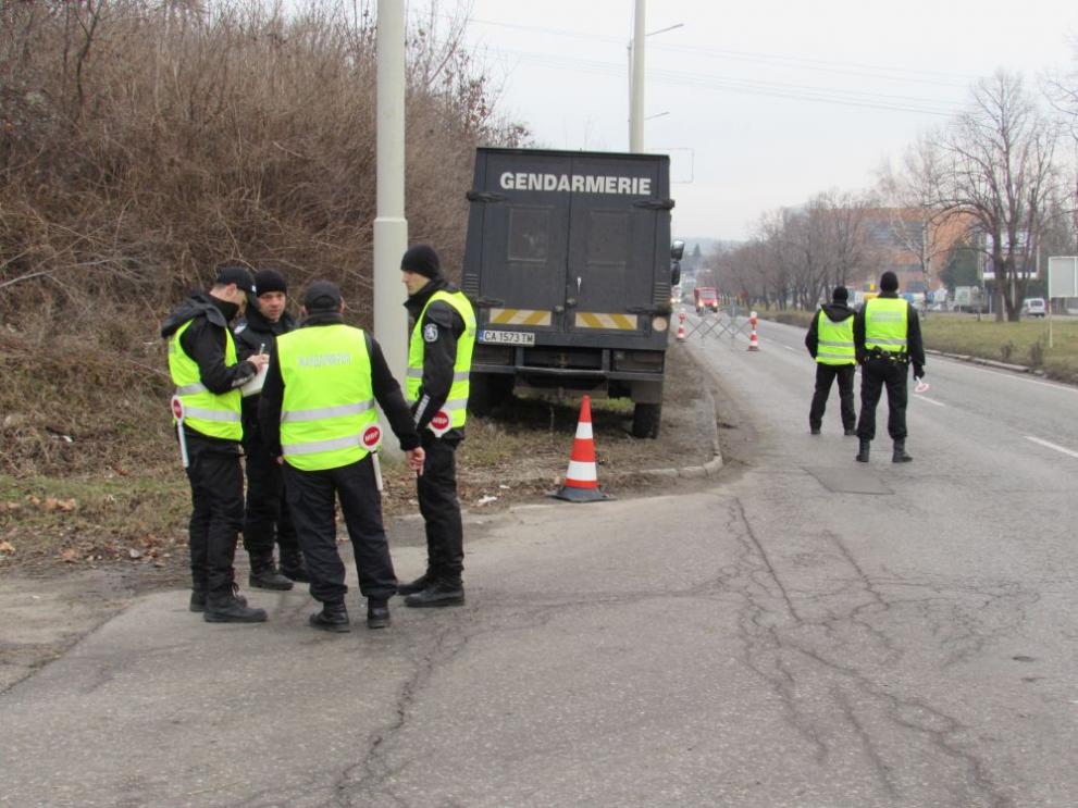Акция на жандармерията започна днес в района на Дунав мост в Русе