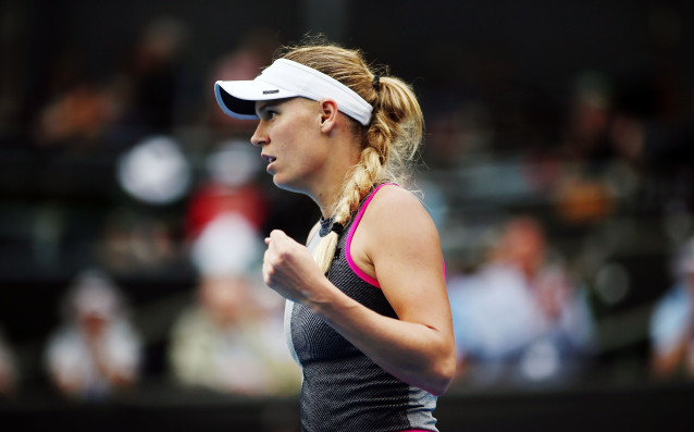 Поставената под номер 1 Каролине Возняцки спечели два мача в