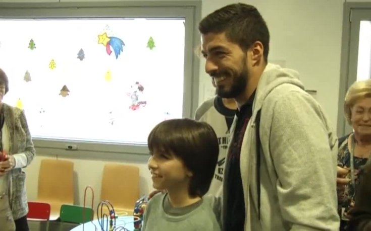 Меси и Суарес зарадваха болни дечица