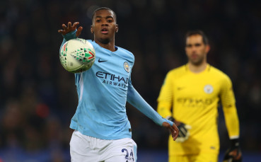 Играч без мач в Премиършип си позволи имение за милиони