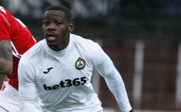 Верея подписа с халф непосредствено преди мача със Славия