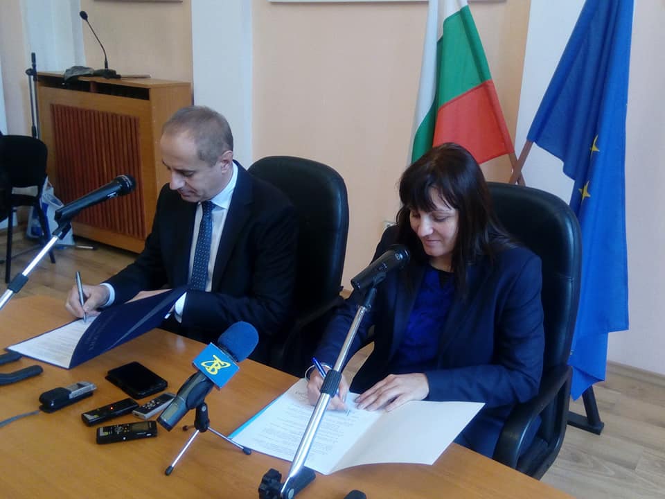 Антоанета Барес и Петър Паунов подписват Меморандум за сътрудничество