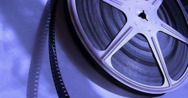 Държавата забранява нощните снимки на филми когато в сцените участват