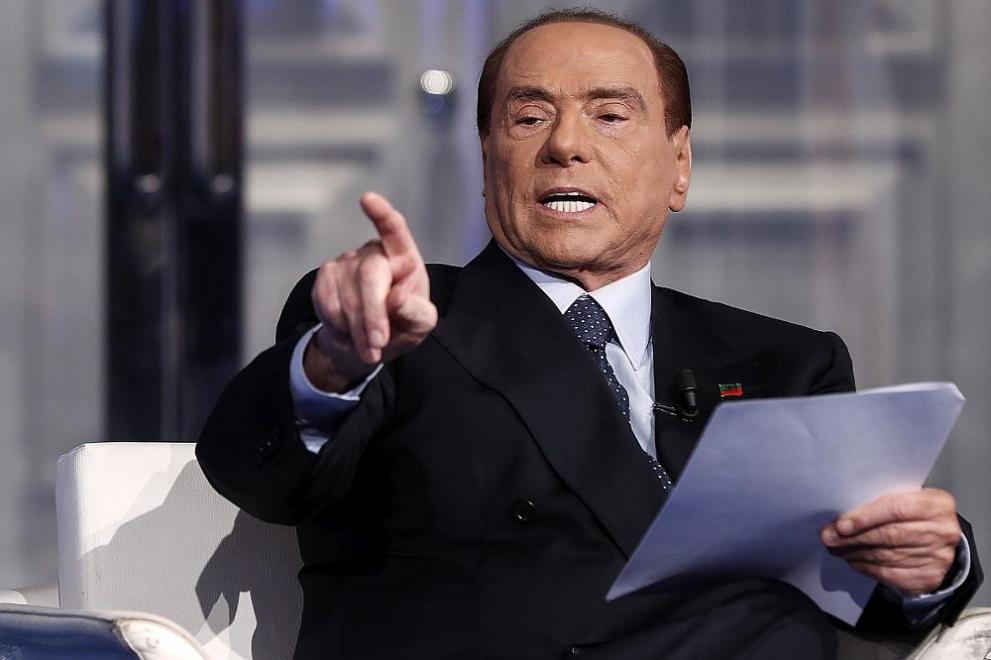 Вълна от критики заля италианския милиардер Силвио Берлускони, лидер на