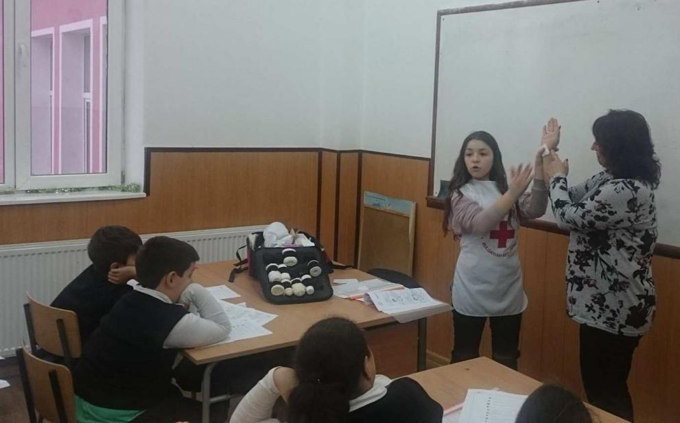 Поредно занятие на тема „Оказване на първа долекарска помощ“ в Детско полицейско управление-Севлиево