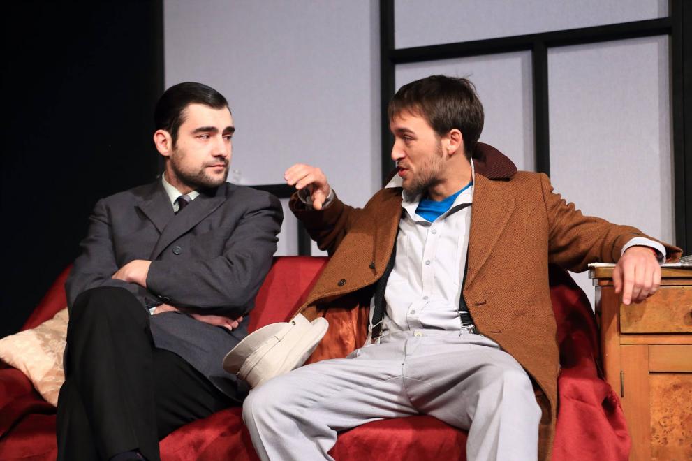 Димитър Петров (вляво) и Стефан Сърчаджиев в Стъклената менажерия