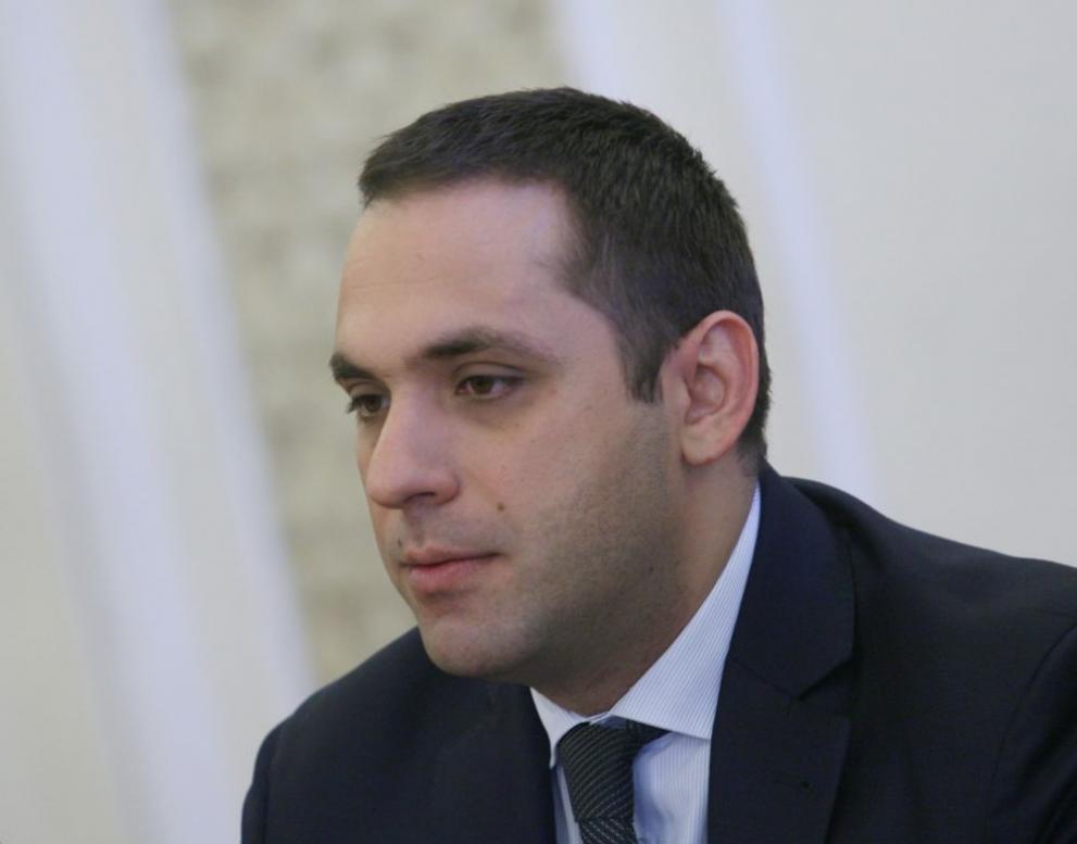 министърът на икономиката Емил Караниколов