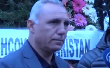 Стоичков се разрида на гроба на Наим Сюлейманоглу