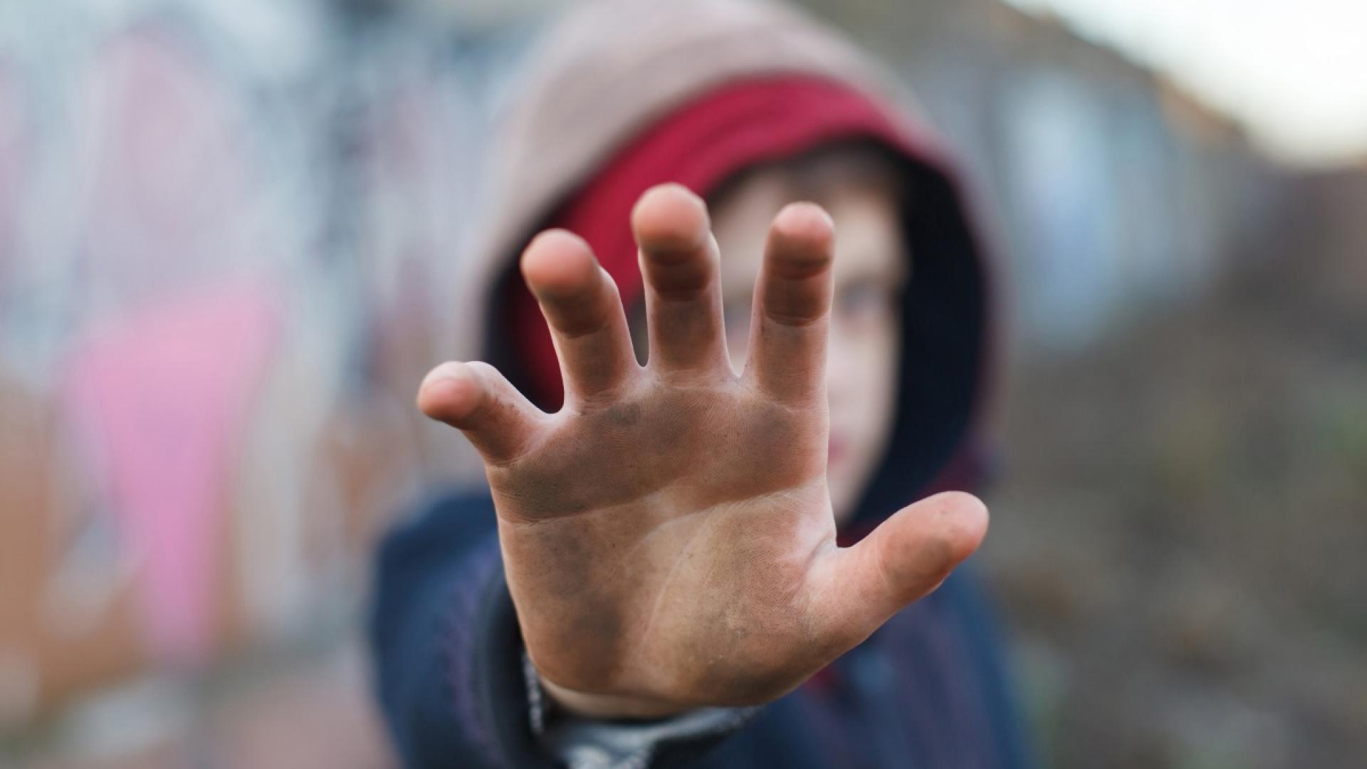 Омбудсманът Велислава Делчева алармира пет институции за насилие на деца