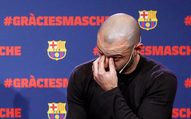 Хавиер Масчерано се сбогува през сълзи с Барселона и неговите