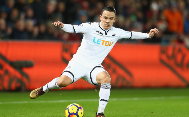 Суонси и Севиля са в напреднали преговори за Роке Меса