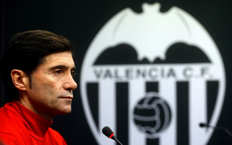 Треньорът на Валенсия: Манчестър Юнайтед физически е един от трите най-силни отбора в Европа