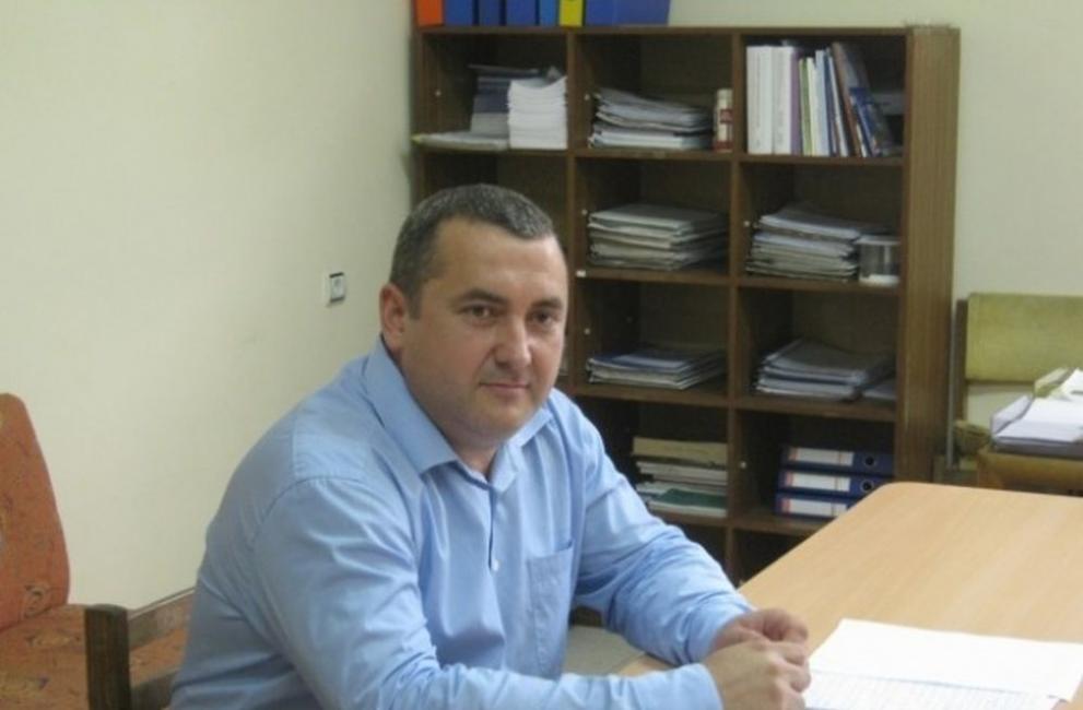 Емил Гущеров