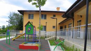 Център за настаняване от семеен тип за деца и младежи