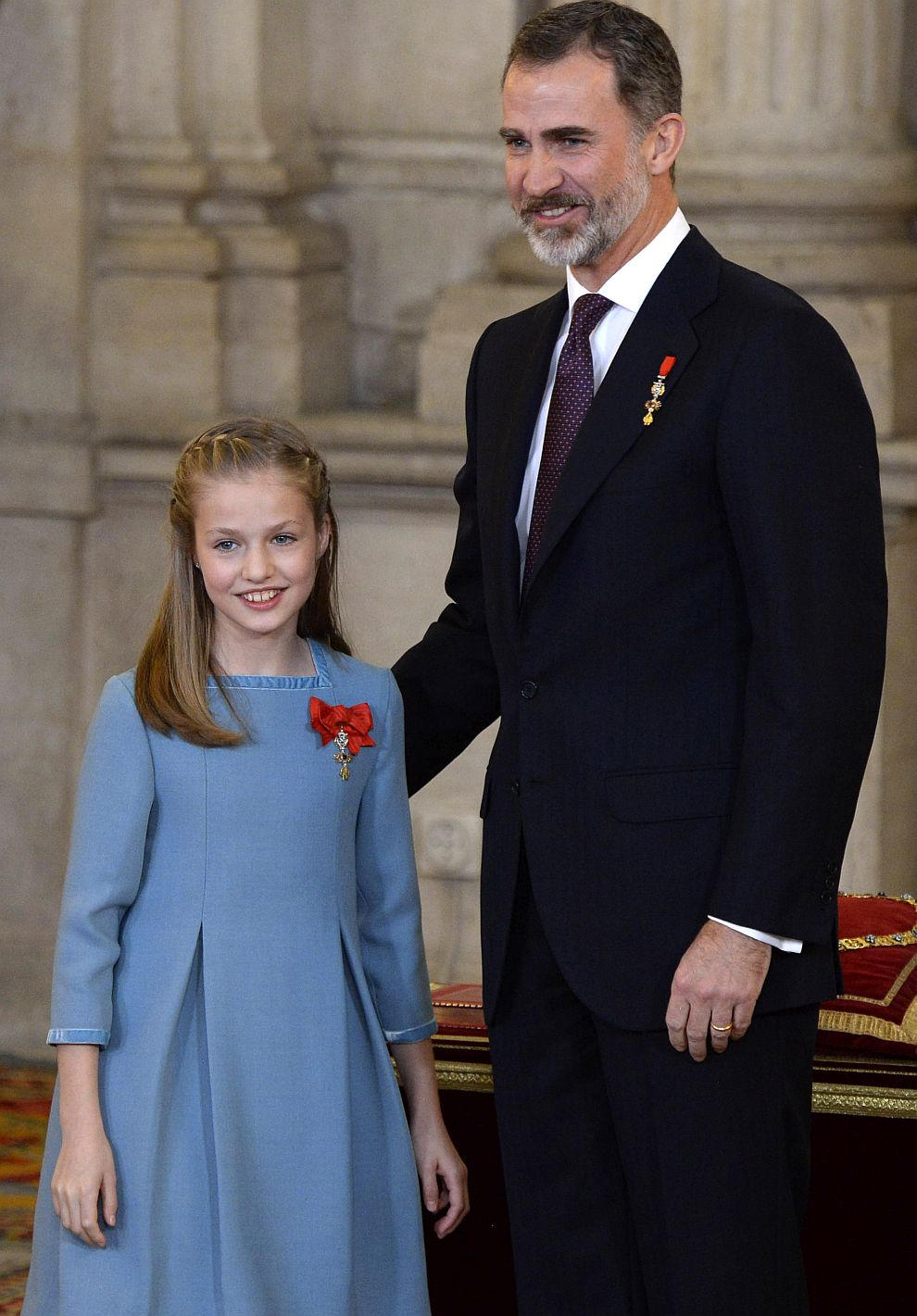 На 50-ия си рожден ден кралят на Испания Фелипе Шести връчи най-престижното отличие на монархията на дъщеря си - престолонаследничката Леонор