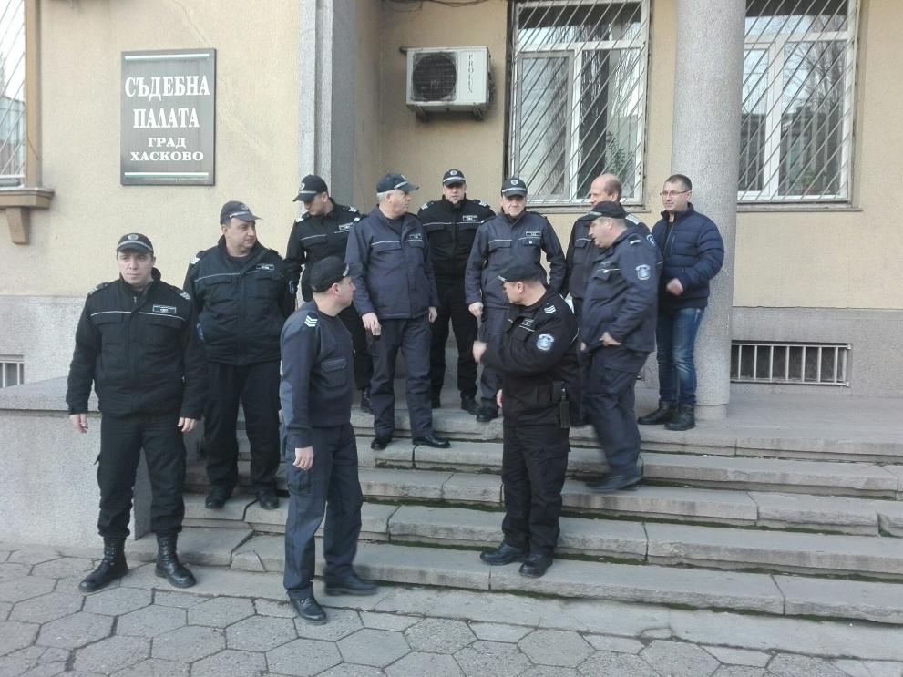 съдебни полицаи от Хасково излязоха на протест