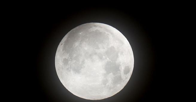 На Димитровден се наблюдава луната ако тя е пълна то