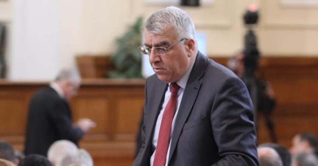 Цялото правителството трябва да си даде оставката Това е общественото