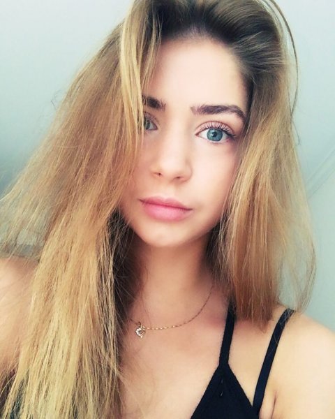 Александра Назарова1