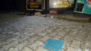 Такси се заби в павилион в Благоевград