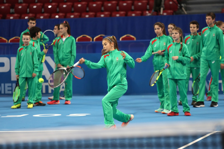 Малките тенис звезди на България тренираха с Жил Мюлер1