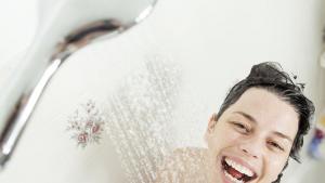 душ жена баня