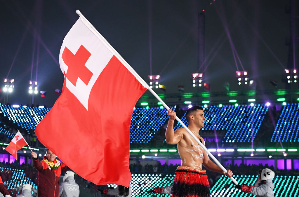 Знаменосецът на олимпийския отбор на Тонга се появи полугол на откриването на Олимпийските игри в Пьонгчанг при -2 градуса по Целзий.